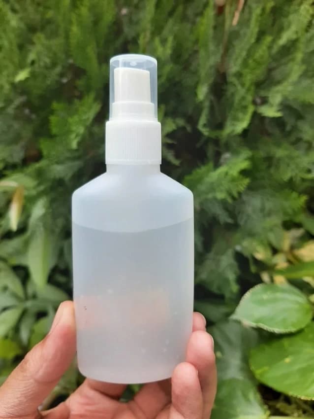 Spray Pump White HDPE Sanitizer Bottle With Flip Top Cap, 100 ml