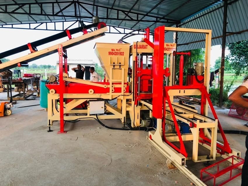 Automatic Concrete Brick Making Machine, Production Capacity: 3000 bricks/hr