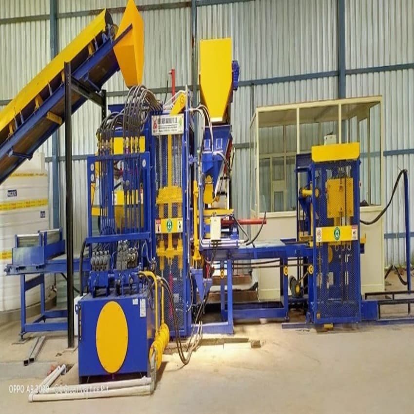 Semi Automatic Concrete Q Green RT4 Hydraulic Block Machine, For Construction