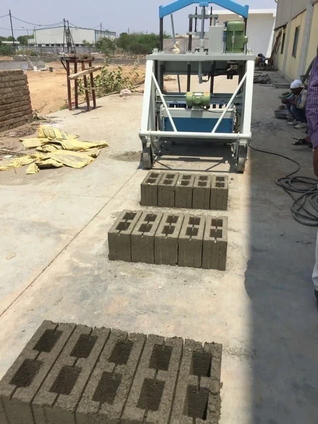 Automation Grade: Semi Automatic Egg Laying Block Making Machine