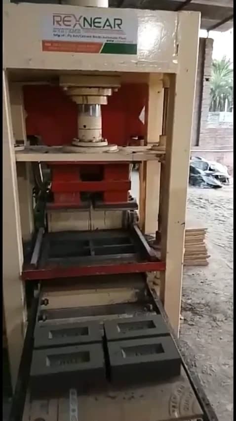 Automatic Hydraulic Brick Making Machine