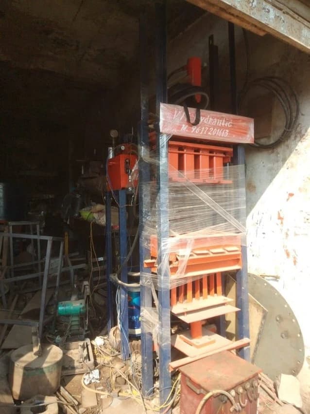 Semi-Automatic Fly ash brick making machine