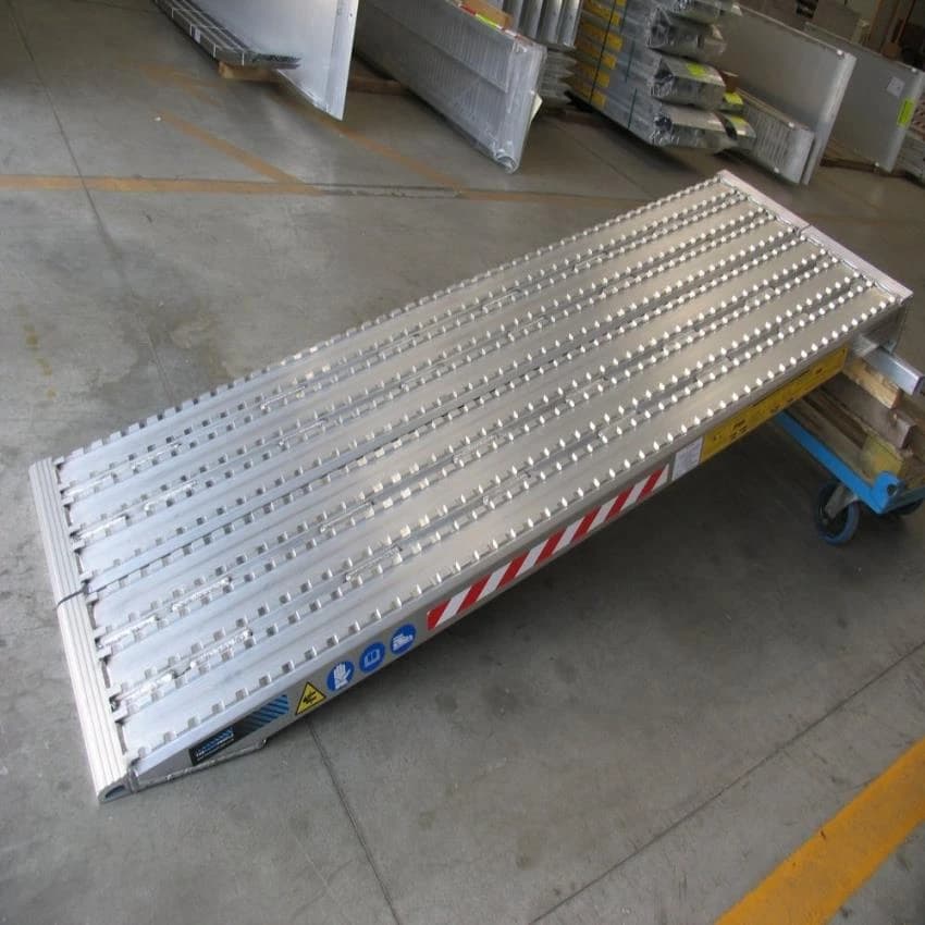Mobile Dock Leveler, Mild Steel