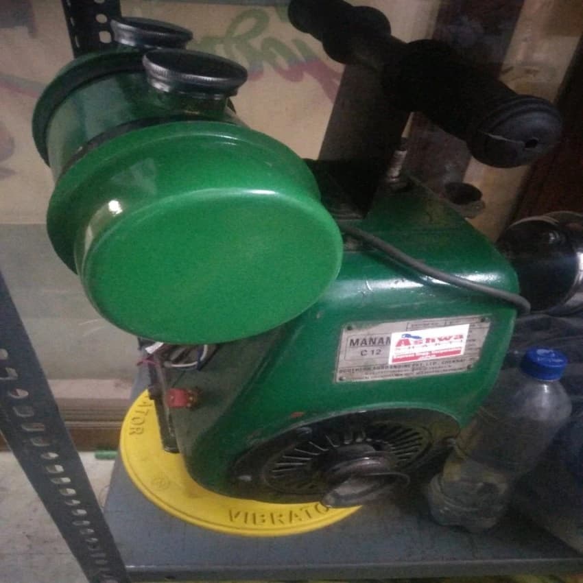 Motor Mild Steel Petrol Concrete Vibrater Machine, For Industrial, Max Weight: 0-200 kg