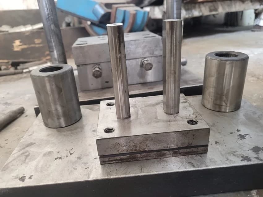 Capsule Hold Die