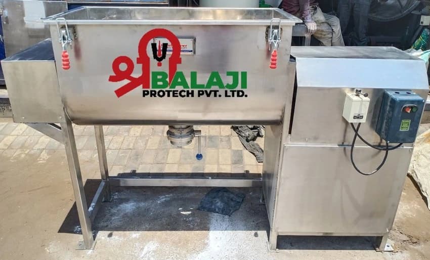 SS Mixer Ribbon Blender For Industrial, Capacity: 200 Per Hr