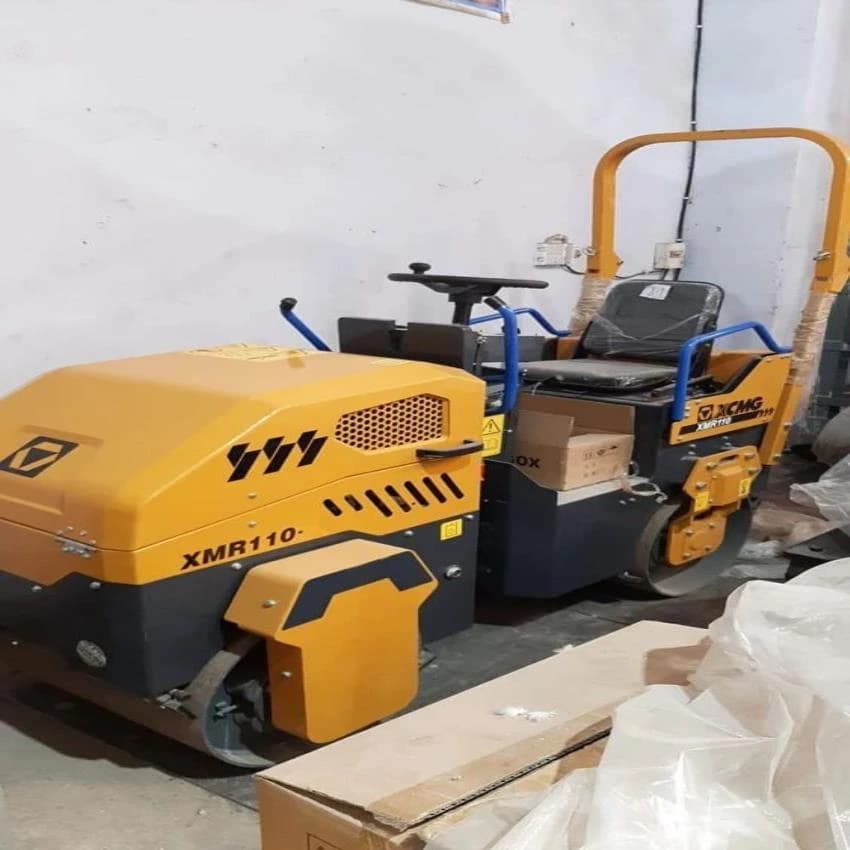 RIDE-ON XCMG 170 Vibrating Roller., 600MM, 13HP