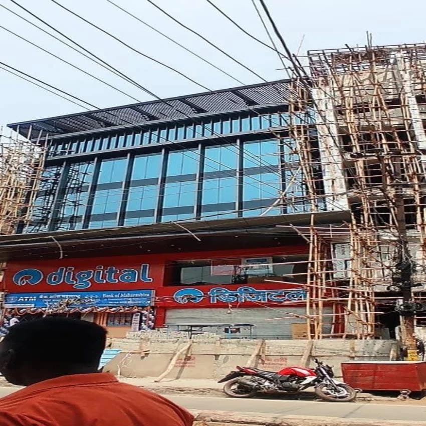 Structural Glazing With Toughened Glass