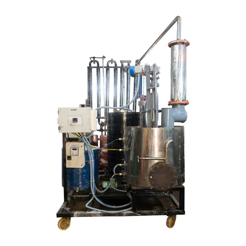 VEERA MD40C Continuous Converting Waste Plastic Pyrolysis Oil to Light Diesel Oil Distillation Plant