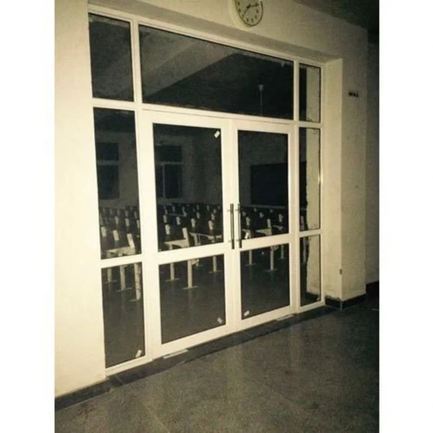 Standard Silver Aluminium Door, Thickness: 5 Mm, Material Grade: 18 Grade