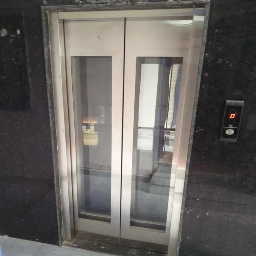 SS and Glass Center opening Automatic Passenger Lift, With Machine Room, Telescopic