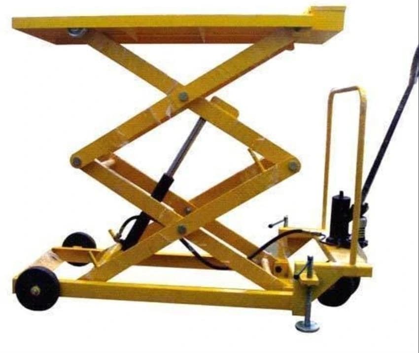 Scissor Mild Steel Industrial Lifting Equipment, Capacity: 2, Control Panel