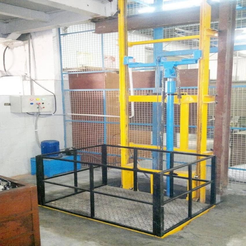 Hydraulic Goods Platform Lift, Capacity: 0-0.5 Ton, 1-2 Ton