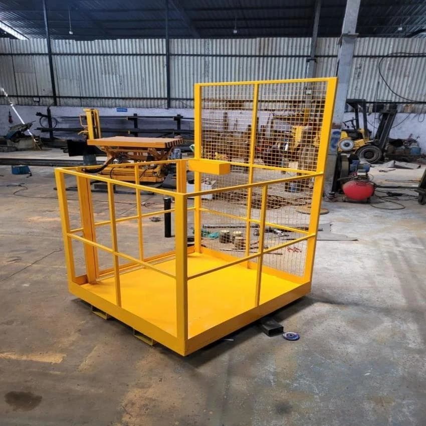 Mild Steel Yellow Safety Man Cage, For Industrial, Size/Dimension: 1000x1000x1000mm