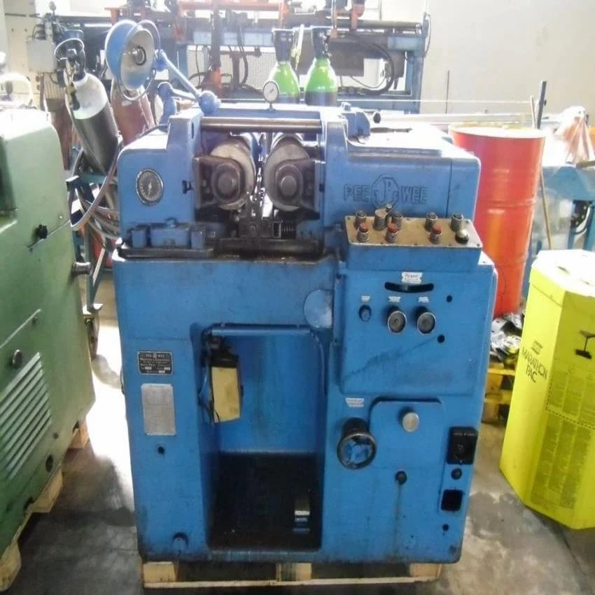 Semi-Automatic Peewee-16 ton III/52 and III/50 Thread Roller Machine