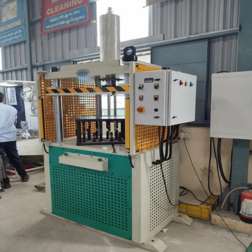 Gravity Hydraulic Trimming Machine, For Industrial, Size: 30ton