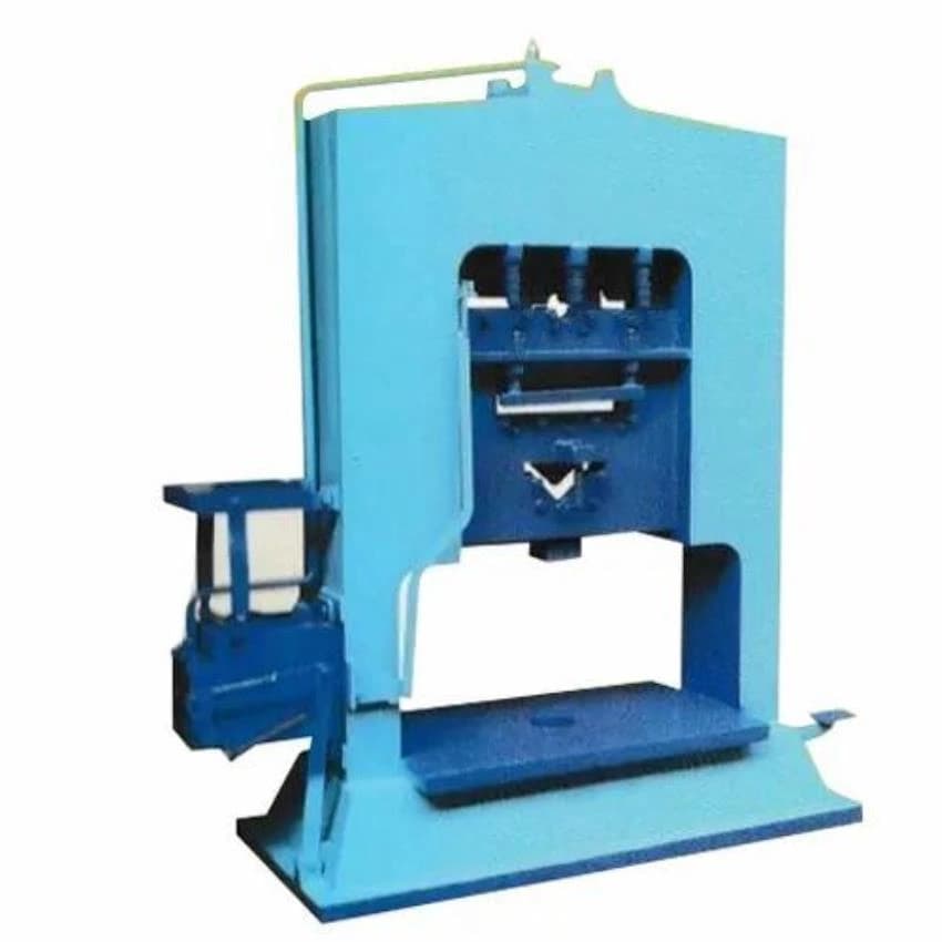 Vishal Traders Iron Hydraulic Ironworker Machine, 220v