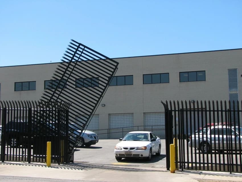 Mild Steel Vertical Lift Gate, For Home, 10 Feet