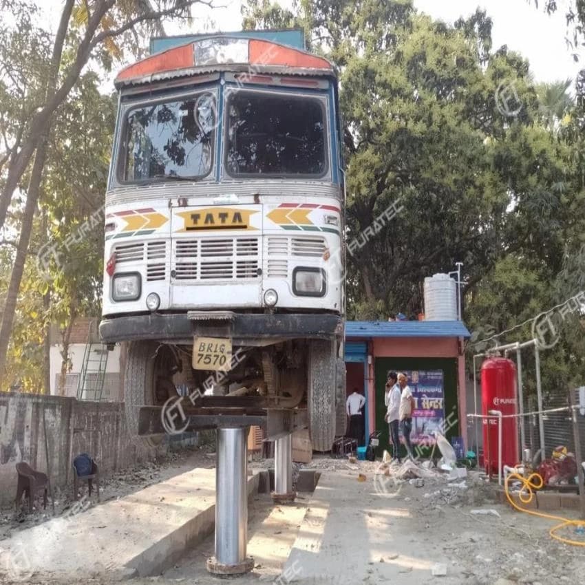 Two Post Truck Washing Hydraulic Lift, Operating Height: 0-10 feet, Capacity: >4 ton