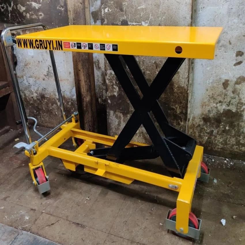 Moving Mild Steel Single Scissor Lift Table, For Warehouse, Capacity: 1000kg