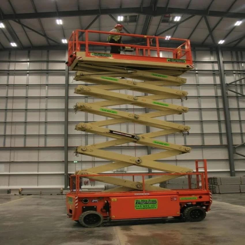 S4046E Battery Operated Scissor Lift Service, Working Height: 20 feet