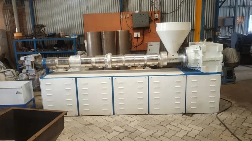 Plastic Waste Recycling Machine (50 kg/hr)