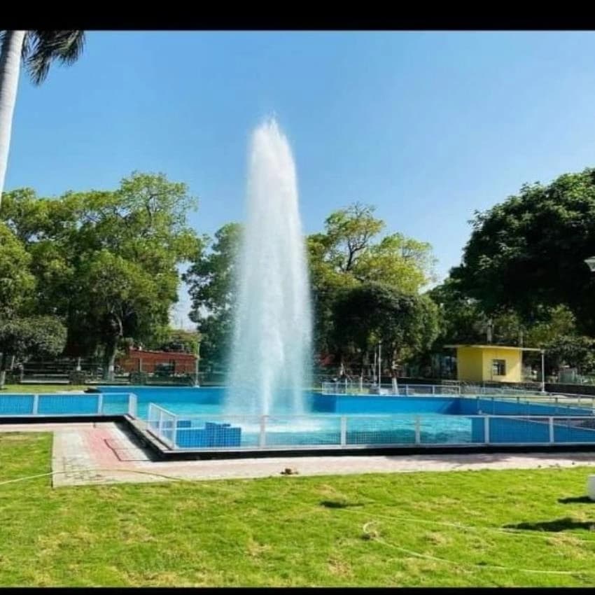 Golden Brass Jet Water Fountain