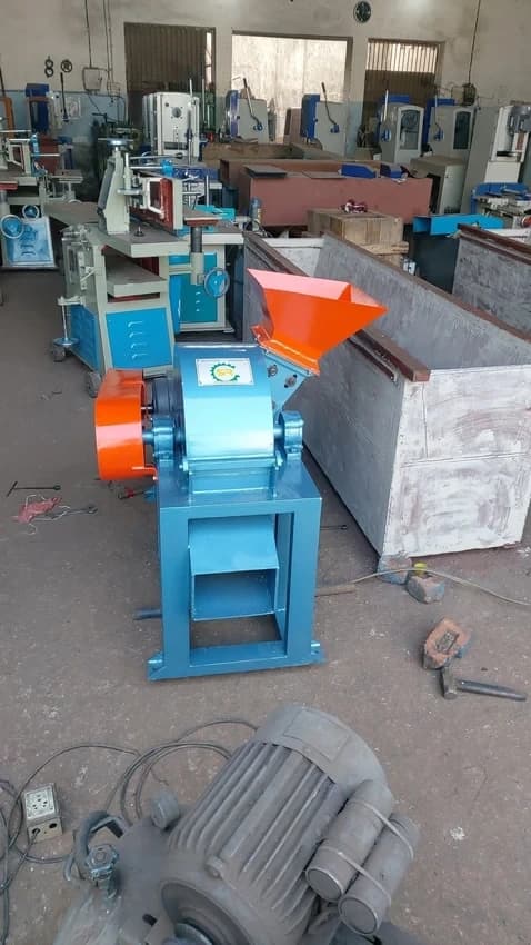 Crusher SAW DUST MAKING MACHINE, Motor Power: 15 HP