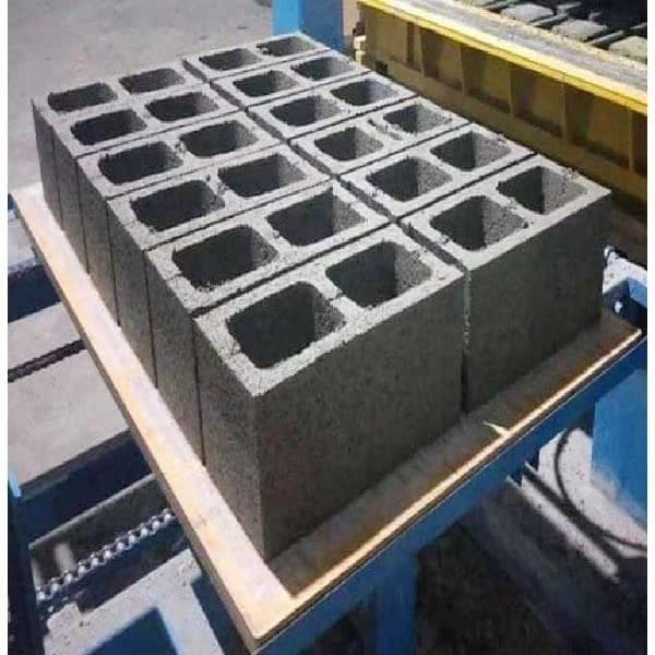 Hollow block mould