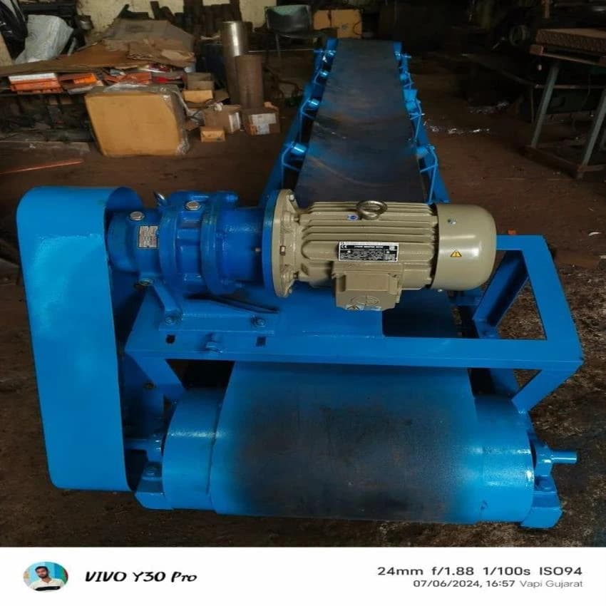 Fertilizer Belt Conveyor, Capacity: 200 Kg/Feet, Load Capacity: 400 kg