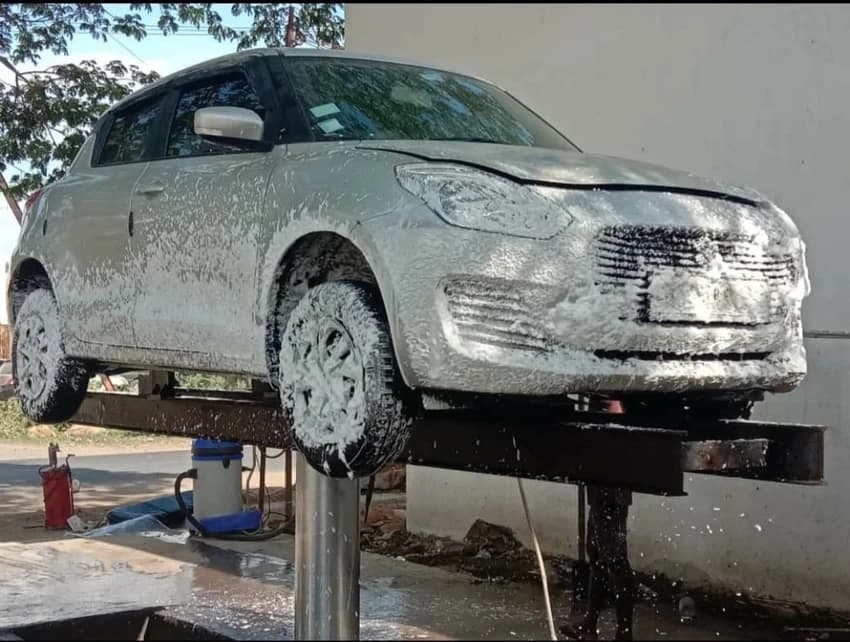 Hydraulic Washing Lift, Operating Height: 0-10 feet, Capacity: 3-4 ton