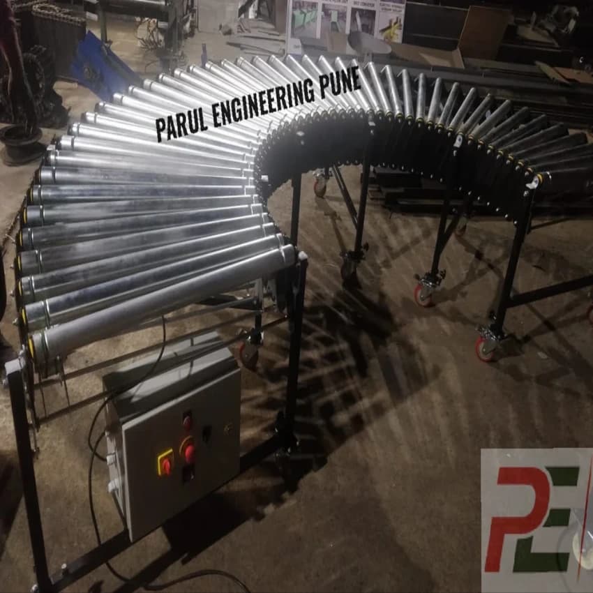 Stainless Steel 20 Feet Powered Expandable Roller Conveyor, Roller Diameter: 30 mm, Capacity: 50 kg/feet