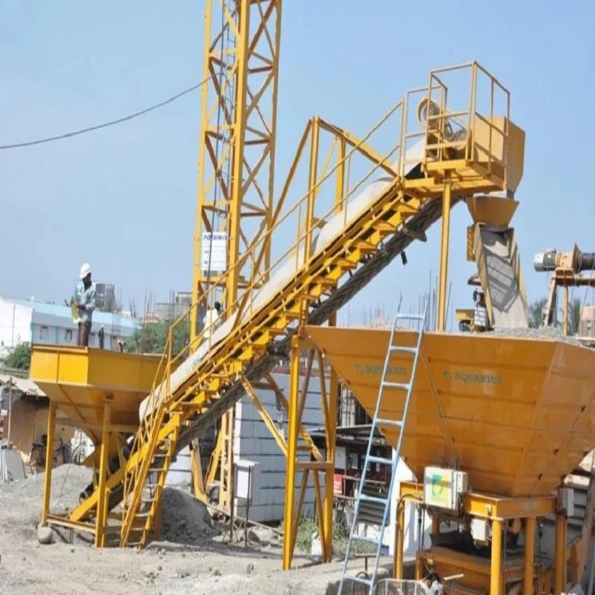 Stainless Steel Roller Truck Loading Conveyor, Capacity: 100 Kg/Feet, Material Handling Capacity: 25 kg per feet