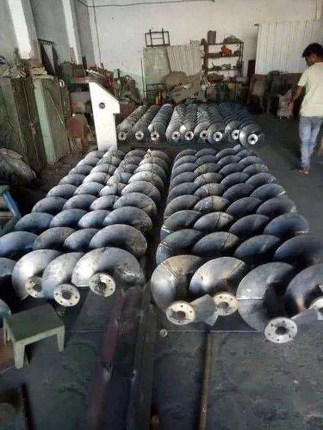 Stainless Steel Screw Conveyor, Capacity: 800 Kg