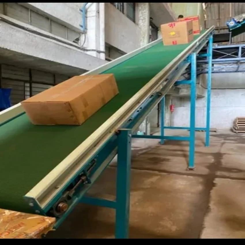 Rubber Belt Loading Conveyor Systems, Capacity: 50 kg per feet