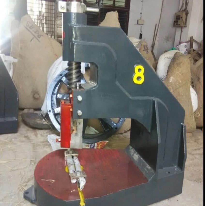 Manual Fly Press Heavy Duty Steel Body, Capacity: No8 (8 Ton)