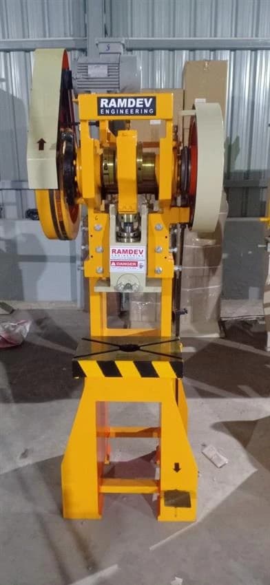 C Type Mechanical Power Press Machine, Capacity: 200 Tons