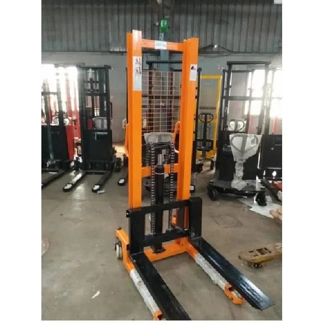 Manual Hydraulic Stacker.
