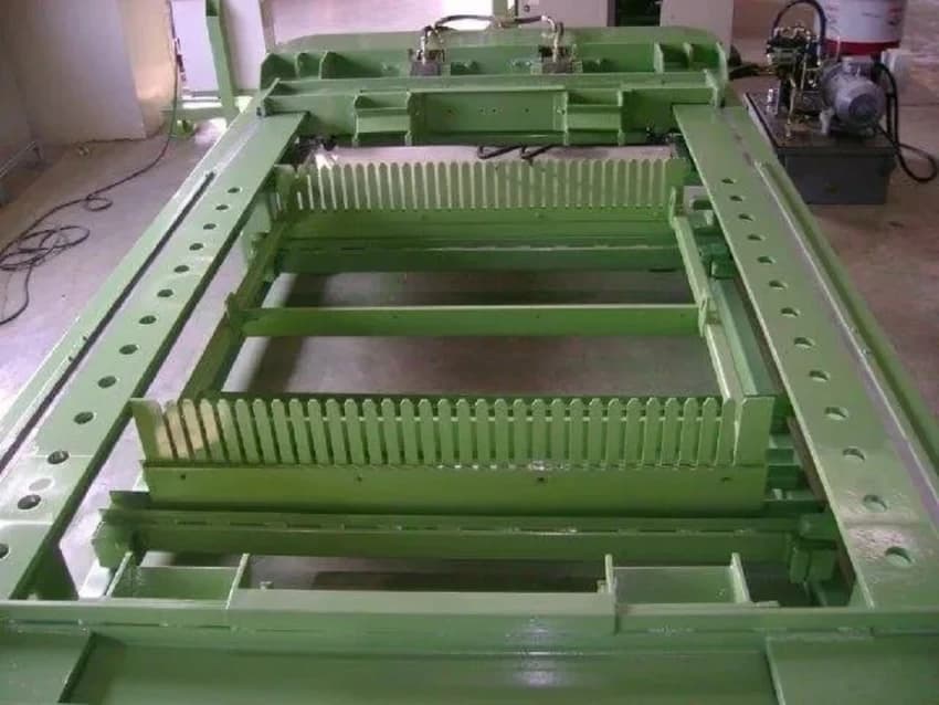 Horizontal Fixtures Assembly Table, Size: 2000 X 4000 X 1000 mm