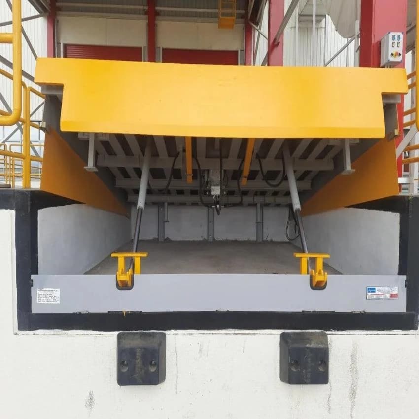 Hydraulic Dock Leveler - Automatic Dock Leveler, Up To 45 Tons