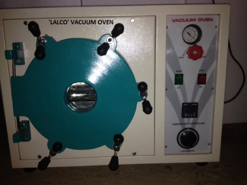 Vacuum Oven, Capacity: 0-100 Kg, 280