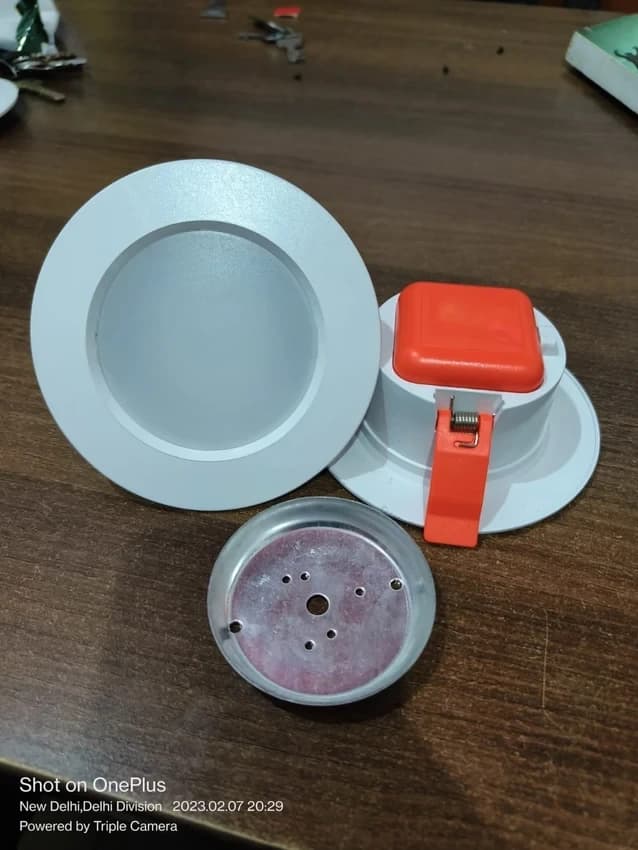 9W Decoray Crompton Greaves LED Bulb, Warm Whitelight, E27