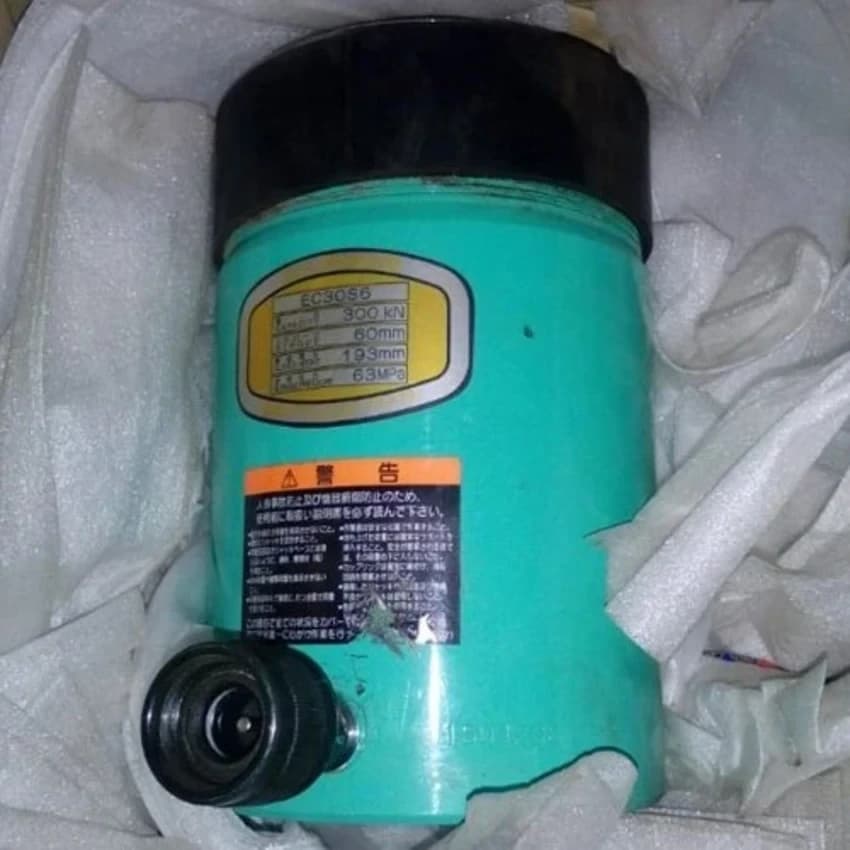 Oska Hydraulic Hollow Jack 30 TON, Capacity: 300 kN