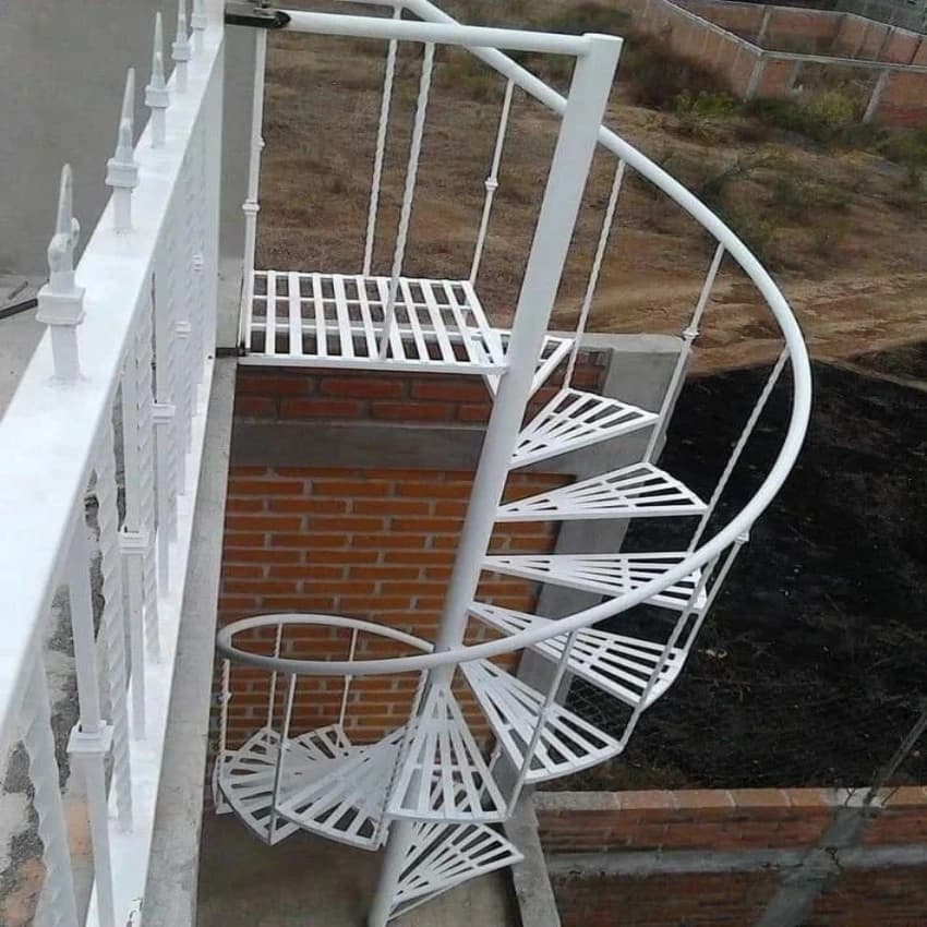 Mild Steel Spiral Staircase for Home (10 Feet Height)