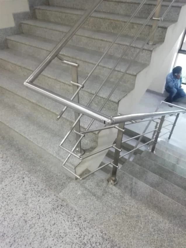 Silver Stairs Stainless Steel 316 Staircase Railing, For Home
