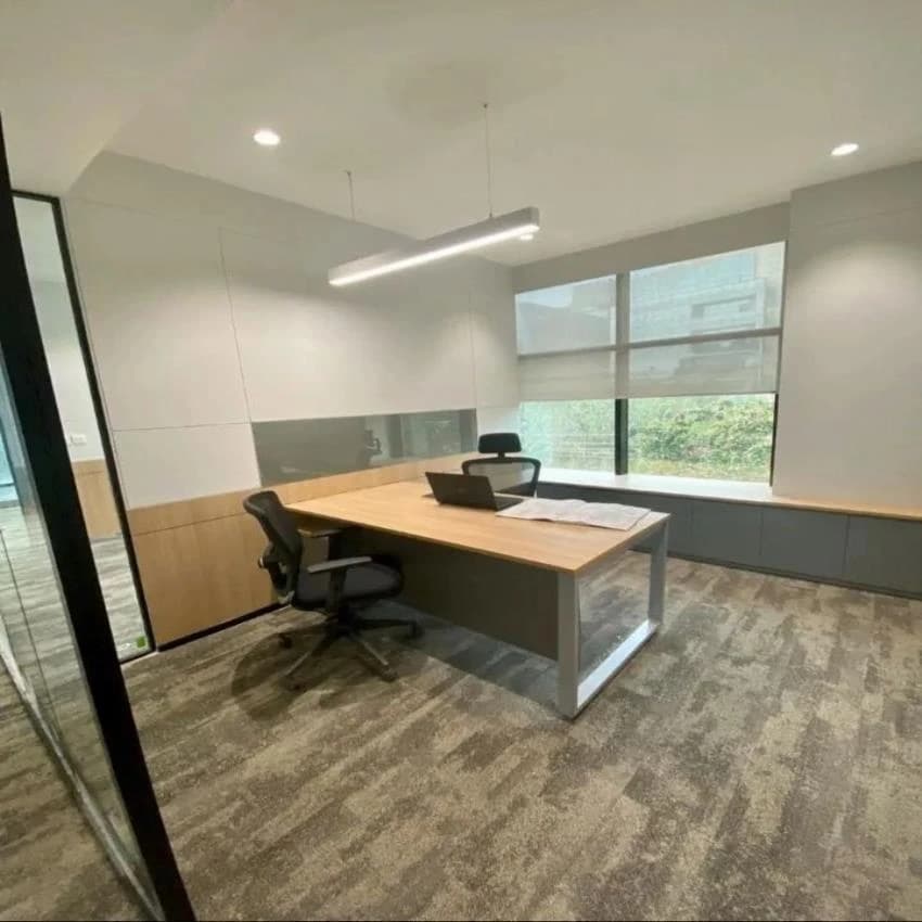 Glossy Nylon Floor Carpet Tiles, Size: 2x2 Feet(600x600 mm)