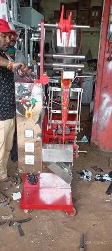 Centre Sealing Electric Pouch Filling Machine
