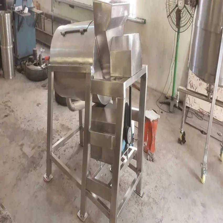 Single Automatic SS Fabtech 500kg Fruit Pulper