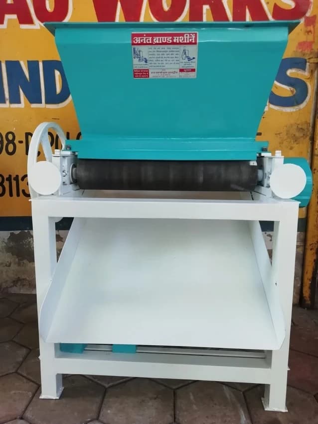 Manual Dry Dates Crusher Machine, For Commercial, Capacity: Upto 50 kg/hr