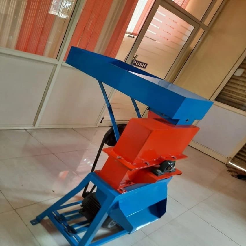 Semi Automatic Copra Cutter Machine, 1 To 5 HP, Capacity: 1 ton/day